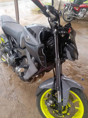 yamaha-other-2017-black-big-3