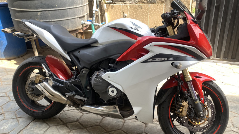 honda-cbr-2020-red-big-1